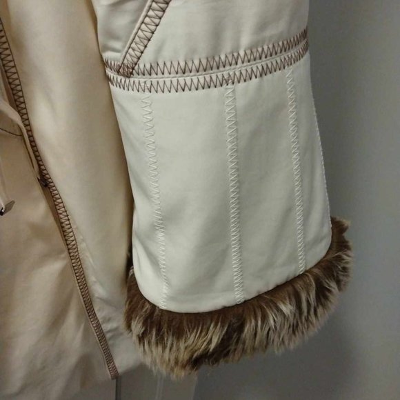 Ladies Marcona Coat with Fur Trim - Picture 9 of 9